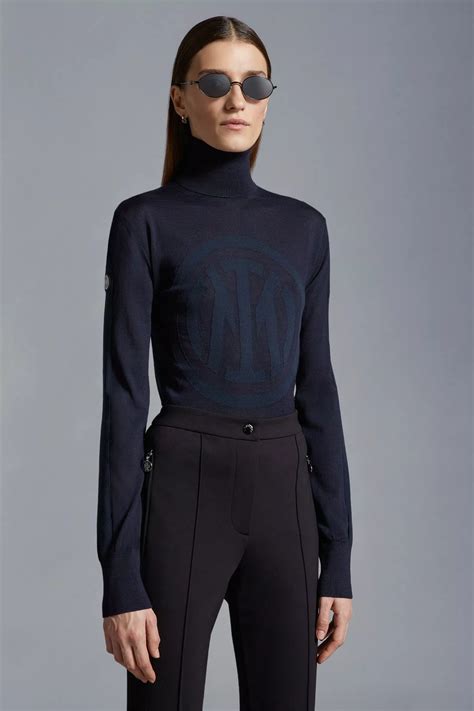 Maglione dolcevita Inter x Moncler.